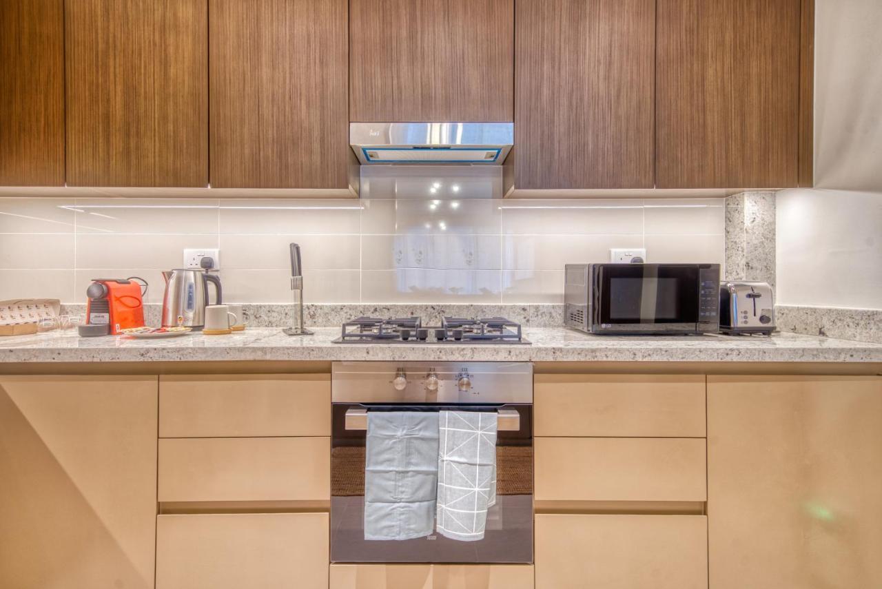 Incredible Views From This Classy Apt With Terrace Дубай Екстериор снимка