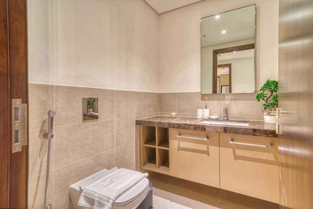 Incredible Views From This Classy Apt With Terrace Дубай Екстериор снимка